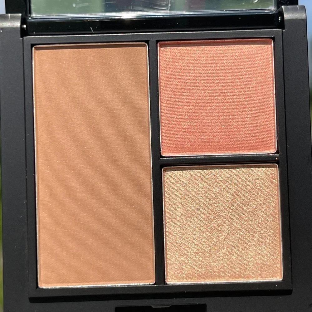 REINA REBELDE On Your Face Contour + Color Trío In Coqueta